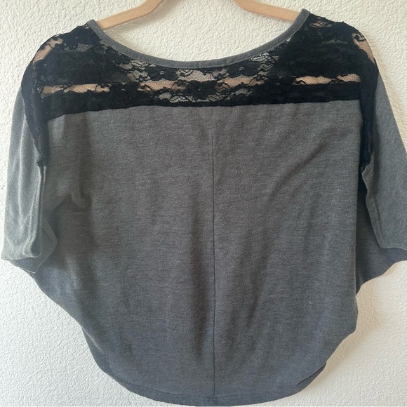 BONGO Gray Black Lace Shoulder Blouse Large - Picture 2 of 10